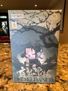 POP MART Skullpanda Th Ink Plum Blossom blond box NIB